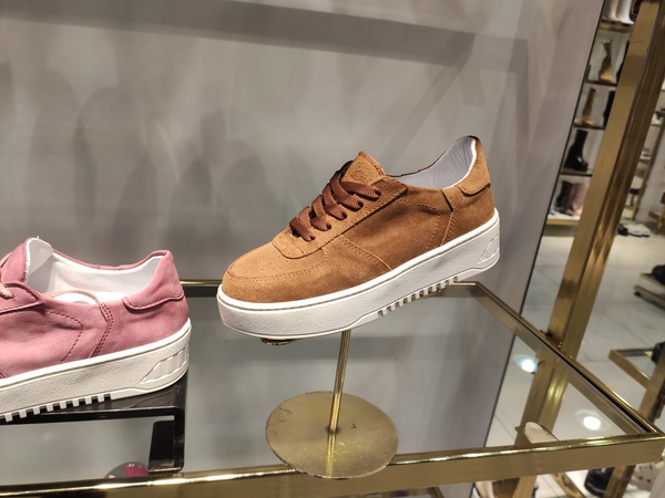 Кроссовки 2023