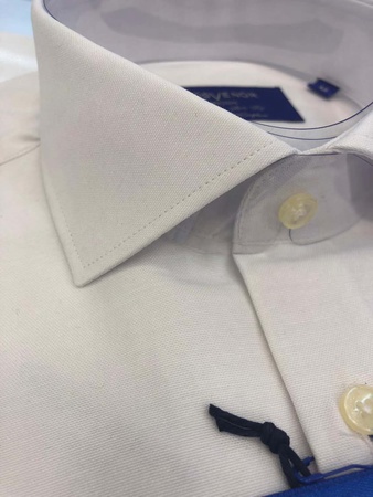 Erkeklerin gömlekleri