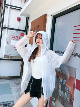 женская ветровка