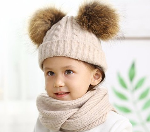 Детский комплект: шапка с двумя помпонами + шарф