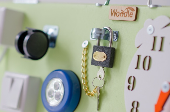 Бизиборд Woodle "Классик" 50 х 60 см, 2-е стороны