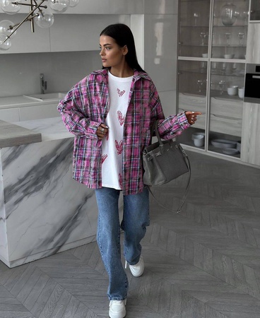 Yazlık kadın gömleği. Normal boyut