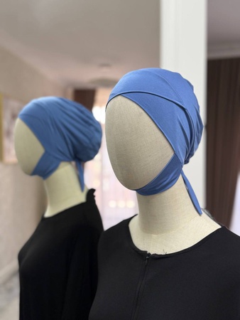 Шапка на завязках с подбородком