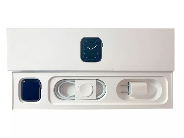 Apple Watch Series 10 (GPS) 42MM & 46MM w. Extra Sport Bands NEW