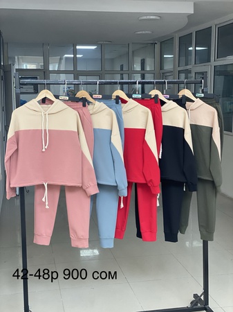 Женская спортивная одежда