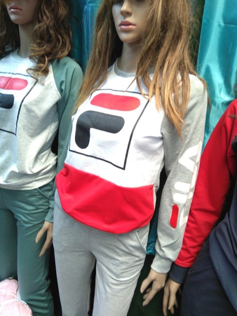 Женская спортивная одежда