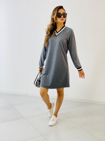 Yarı atletik gençlik elbisesi