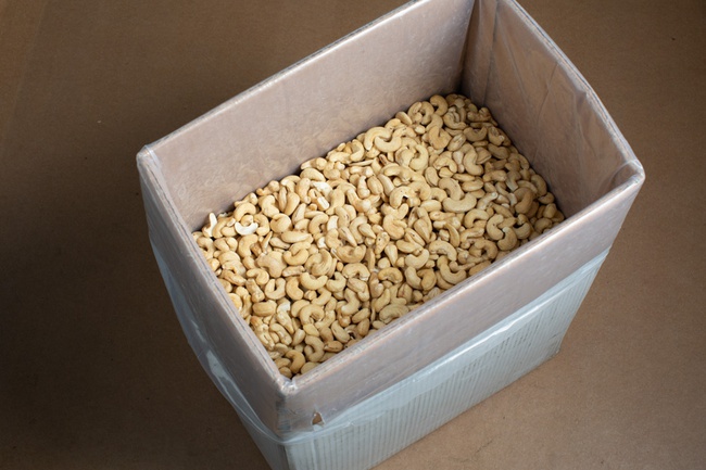 Raw cashews (ww 320) - Vietnam