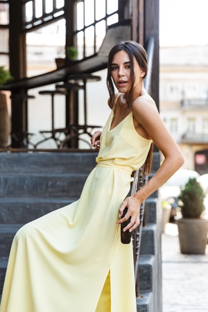 Женский сарафан на брительках