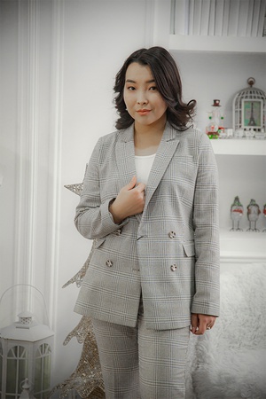 женская одежда: костюмы, пиджаки, брюки, юбки, жакеты, жилеты, платья, пальто