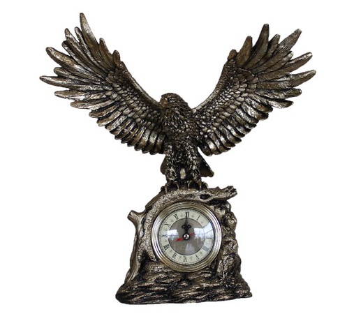 Орёл расправил крылья