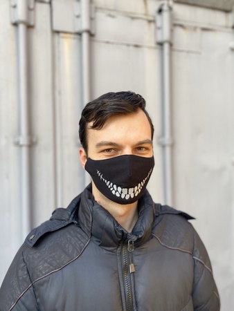 Маска защитная дизайнерская не медицинская