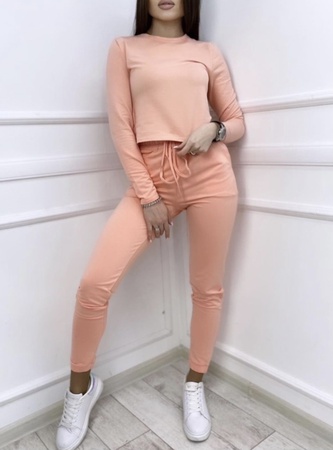 Молодежные спортивные вещи оптом на заказ