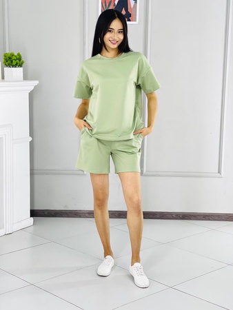 Sweatshirtler, kapüşonlular, joggers, tişörtler, şortlar