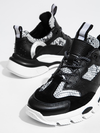 时尚的手工皮革女士运动鞋MADE IN EUROPE