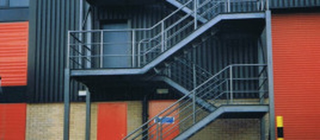 Merdivenler, basamaklar, platformlar