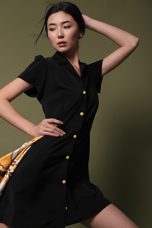 Платье с пуговицами