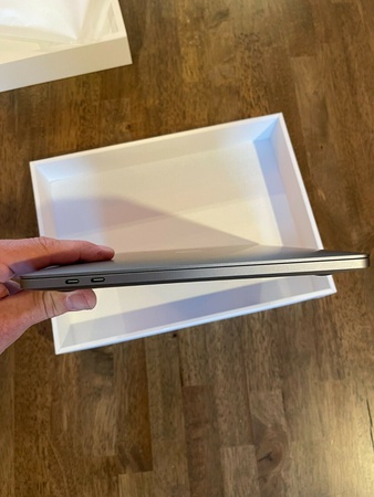Apple MacBook Pro 13in (256GB SSD M1, 8GB) Dizüstü Bilgisayar Uzay Grisi