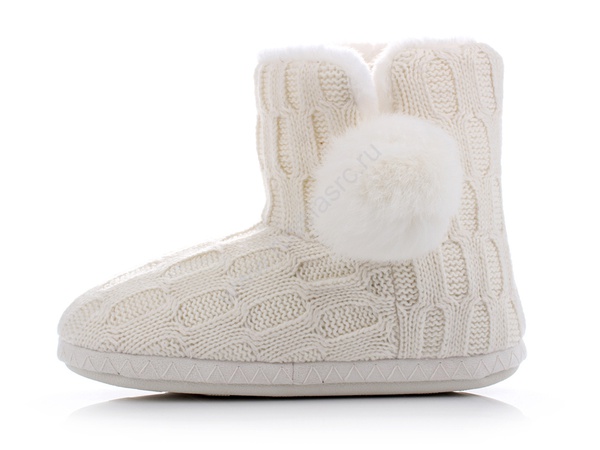 Ugg boots with pom-poms made of natural fur L-112