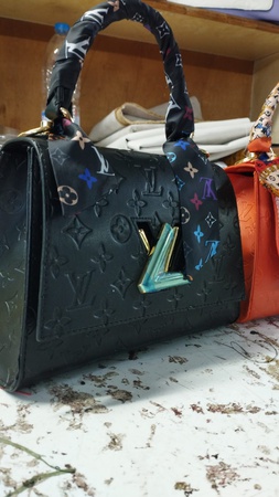 lv marka kadın çantası