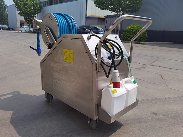 Automated cleaning systems for the food and beverage industry-BOMMACH