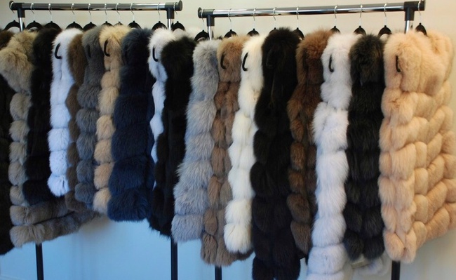 Üreticiden toptan kutup tilkisi kürkünden yapılmış yelekler, Rusya Federasyonu genelinde teslimat ile