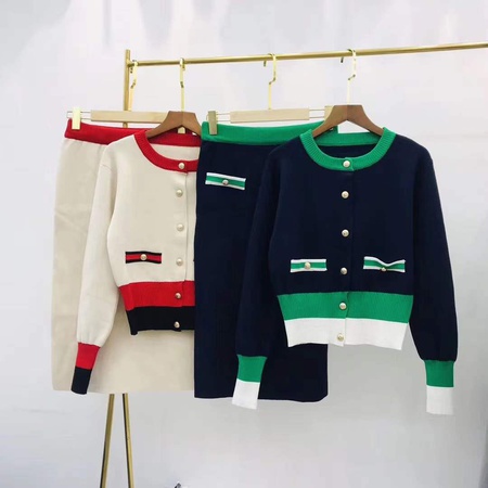 Очень красивые двойки и платья.