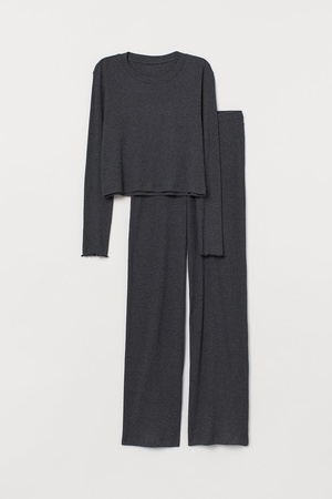 платье Сары