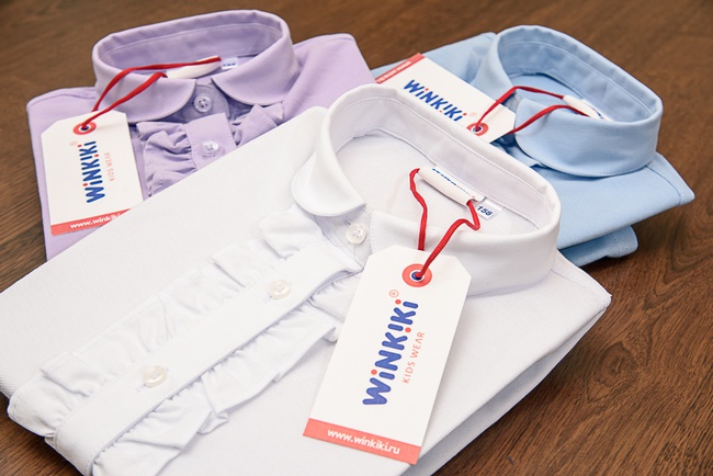 Erkekler ve çocuklar için gömlekler.