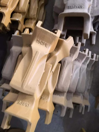 VOLVO excavator bucket teeth 15GPE,20GPE,20AMRE,30GPE,30AMRE,30AMRL,40GPE,40AMRE,55GPE,65GPE,80GPE,80AMRE,125GPE