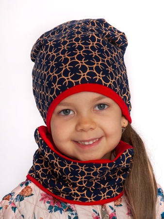 Eşarplı örme bebek şapkaları