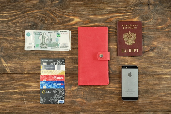 Клатч на клепке