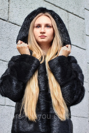 Kesilmiş nutria&#39;dan kürk manto &quot;Auto-lady&quot;