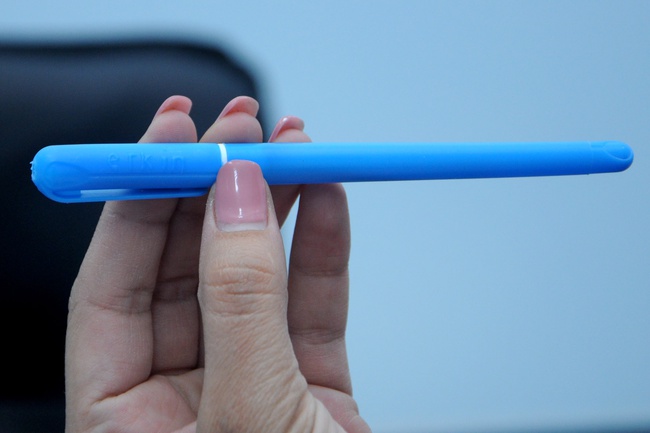 Шариковая ручка для школьников и для офиса