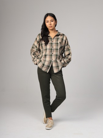 Рубашка в клетку (вискоза) и стильные брюки (двунитка).