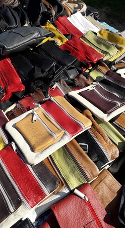Сумки и аксессуары из натуральной кожи