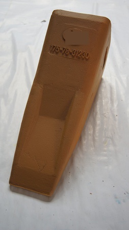 Komatsu bucket teeth 175-78-31230,175-78-31230TL,175-78-31232,D85-A,9U-9694,175-78-21693,195-78-21320,195-78-29140,195-78-71320SH,195-78-21331,195-78-21333HD,195-78-21330,195-78-71320,195-78-21331L,232-70-13130