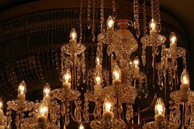 Производитель люстр, дизайнерские люстры на заказ.