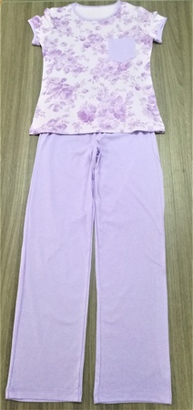 Kadınlar için pijamalar