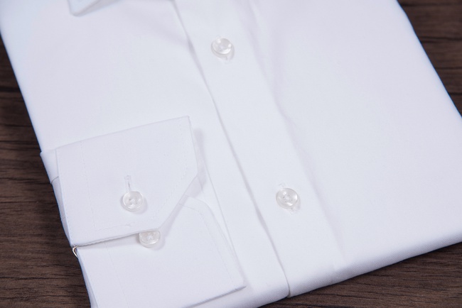 Erkekler ve çocuklar için gömlekler.