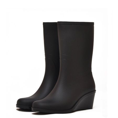 نوردمان بيلينا جزمة نسائية محصورة على خزان