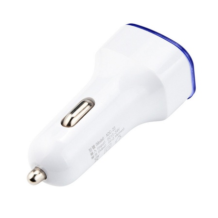 İki çıkışlı ve aydınlatmalı araç USB adaptörü