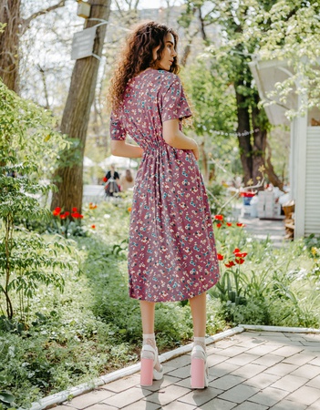 Женское летнее платье в цветочный принт