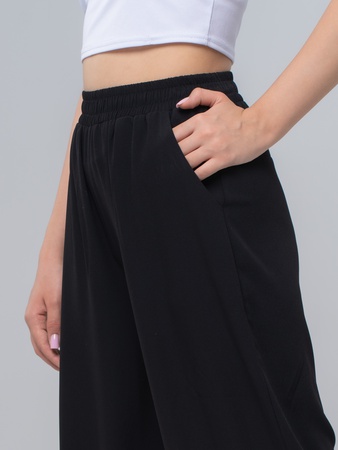 Kadın pantolonları