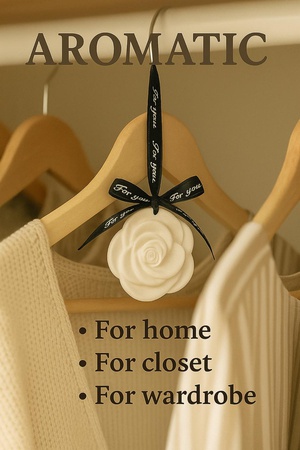 Ароматическая подвеска в форме изящного цветка