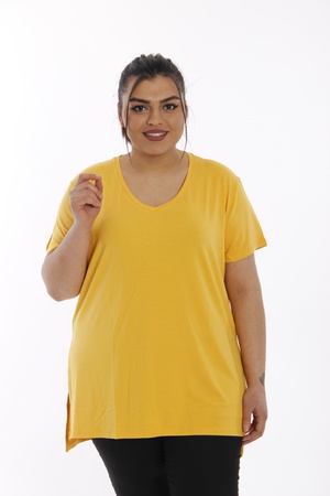 Футболка большого размера с V-образным вырезом и разрезом - горчица (1)