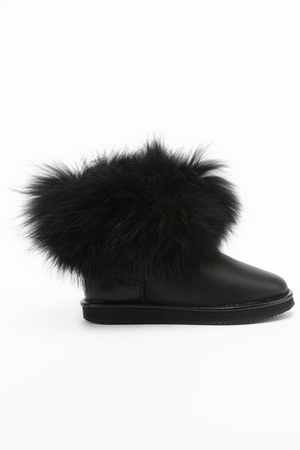 Doğal koyun derisinden yapılmış kadın ugg botları