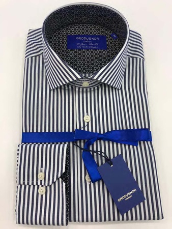 Erkeklerin gömlekleri