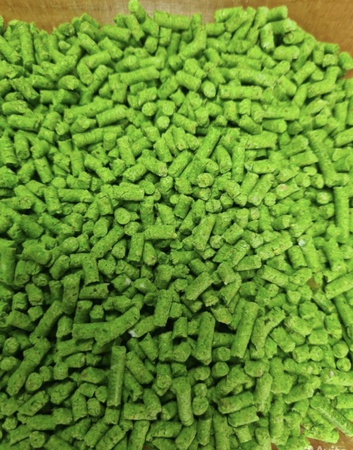 Topaklanan kedi kumu