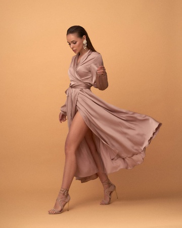 Шёлковое платье «Galeries”